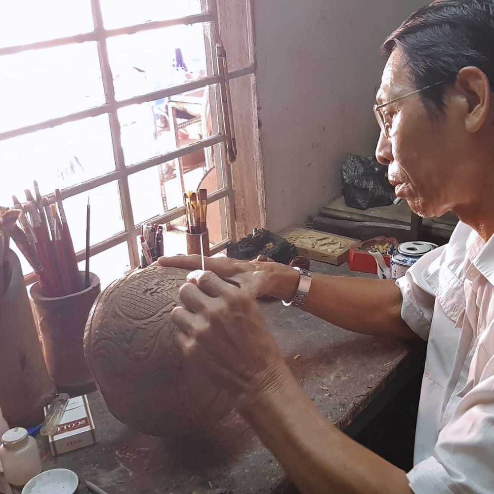 How to Carve a Coconut Shell?