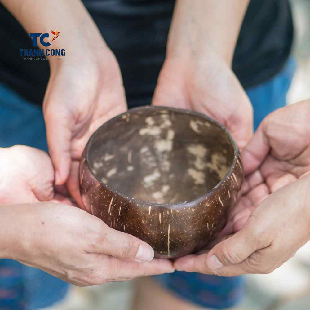 Anyone who wants to reduce their environmental impact can use coconut bowls