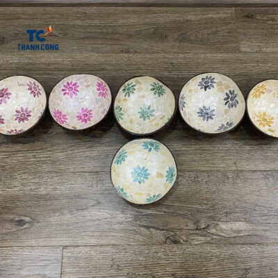 Coconut bowls with flower shape mother of pearl inlaid