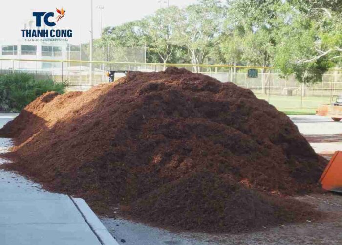 Once rehydrated, coir becomes a perfect medium for worm composting or worm farming