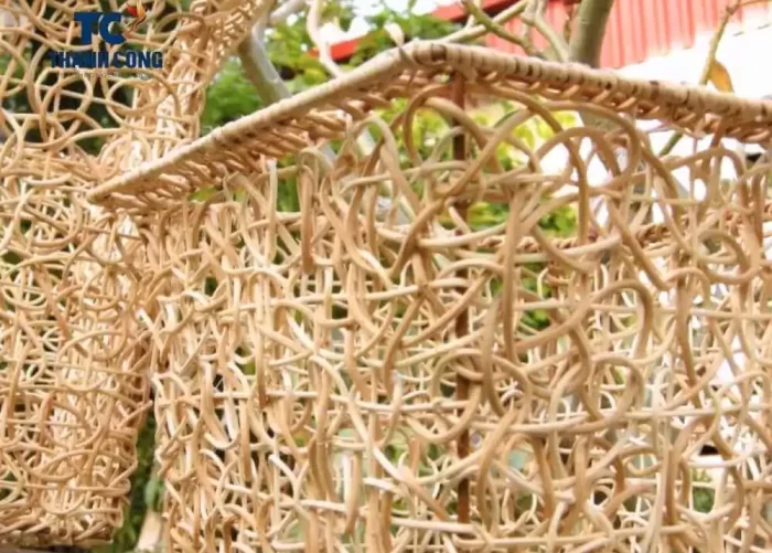 Rattan material exhibits remarkable flexibility, which is one of its notable characteristics
