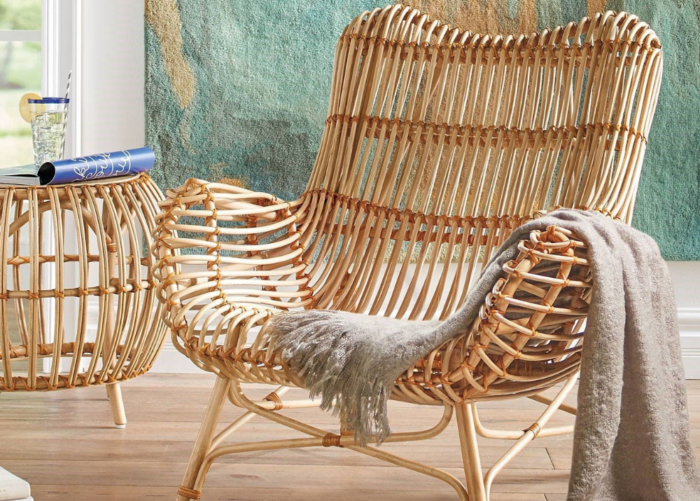 Rattan tables and chairs are derived from natural rattan materials