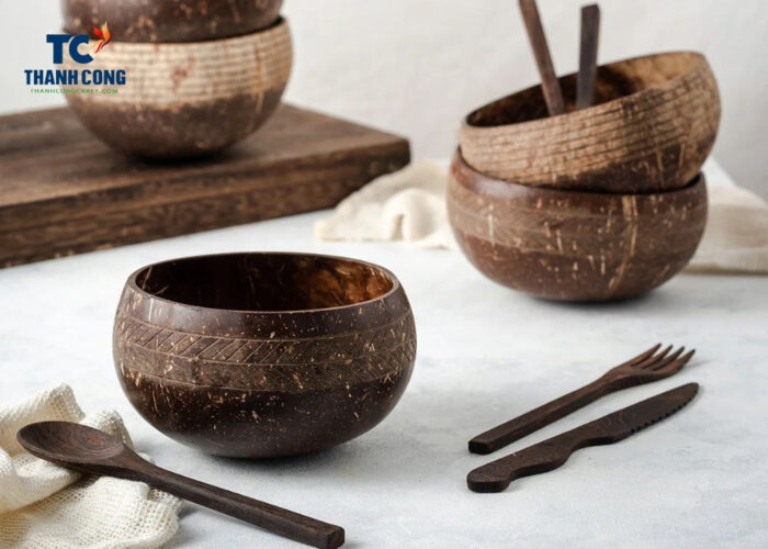 Natural coconut shell bowls are environmentally responsible choices