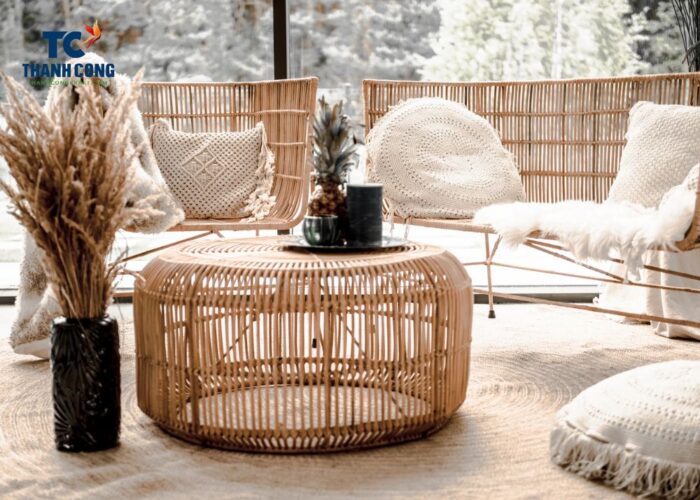 Does rattan attract bugs