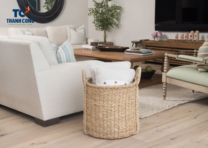 What to put in wicker baskets for decoration