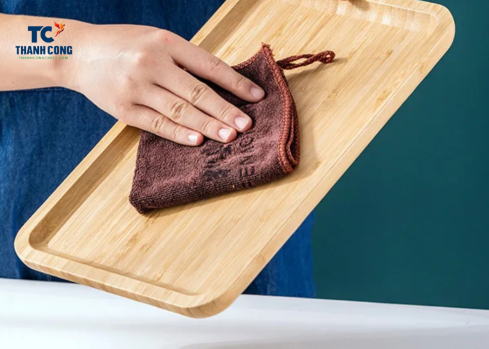 How to clean a bamboo tray