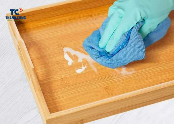 How to clean a bamboo tray