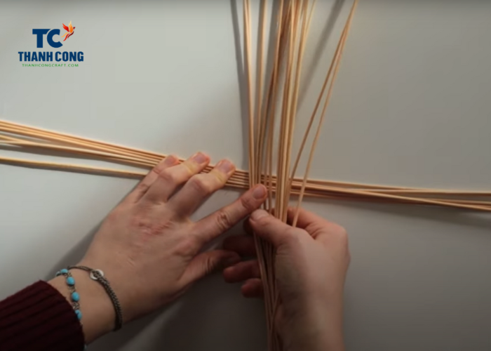 How to make a rattan basket