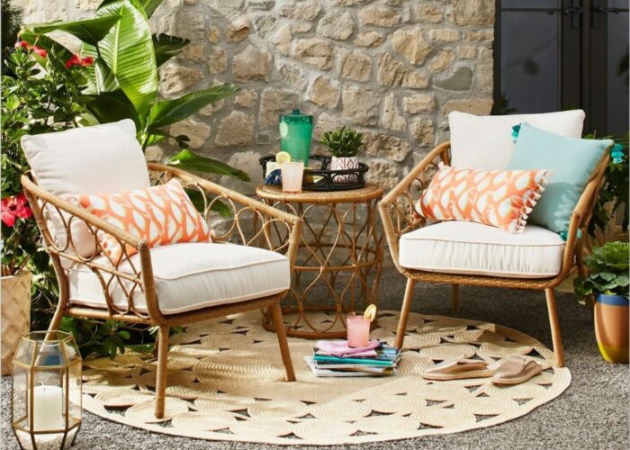 Allow the wicker furniture to dry Allow the wicker furniture to dry