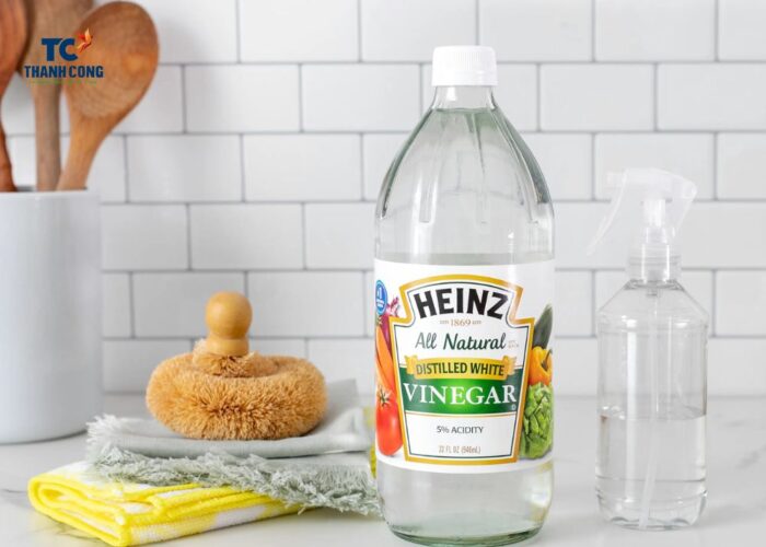 How to clean an old wicker picnic basket 