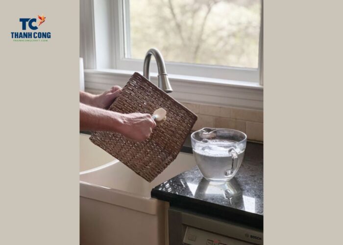 how to clean grease off wicker baskets? Spray the vinegar solution, use a small brush to gently scrub the dirty areas how to clean grease off wicker baskets? Spray the vinegar solution, use a small brush to gently scrub the dirty areas