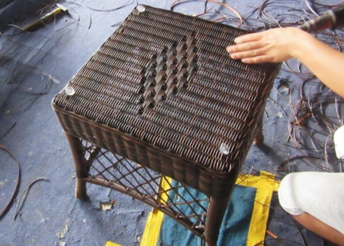 How to clean outdoor wicker chairs
