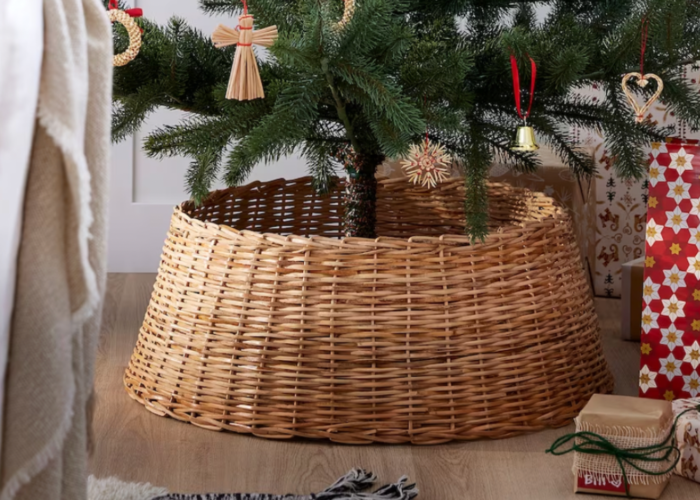 what is a wicker tree skirt? Wicker skirts, commonly made from woven willow or rattan, imparts a warm and earthy feel to the Christmas tree
