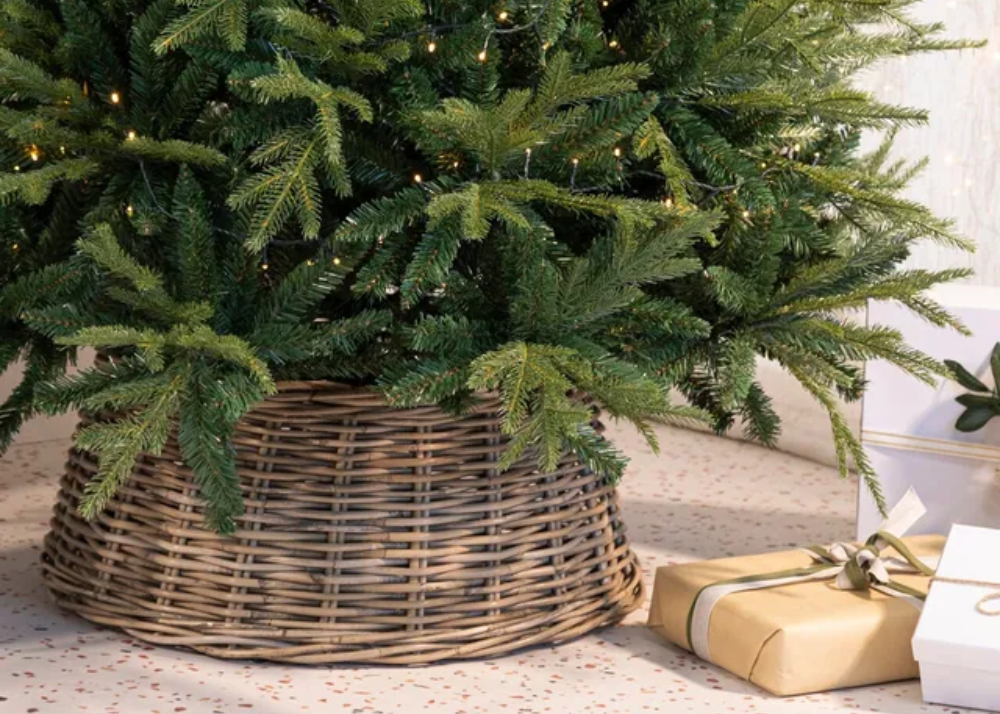 How to make a wicker Christmas tree skirt using a basket (3) - Thanh ...