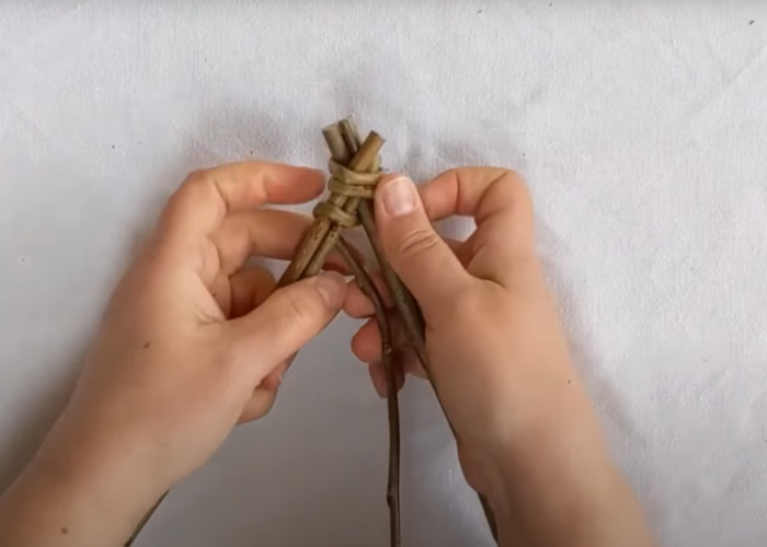 How to make a willow star for Christmas