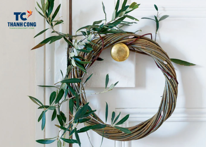 How to decorate a willow wreath?