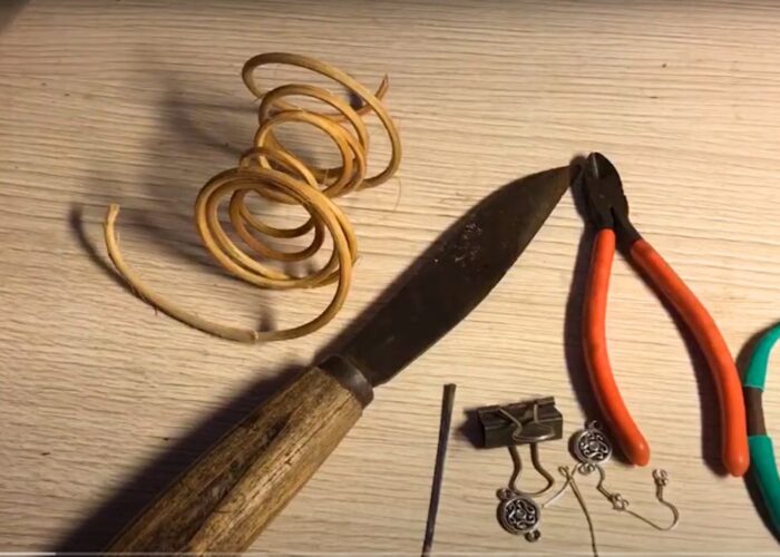 How to make rattan earrings in detail at home