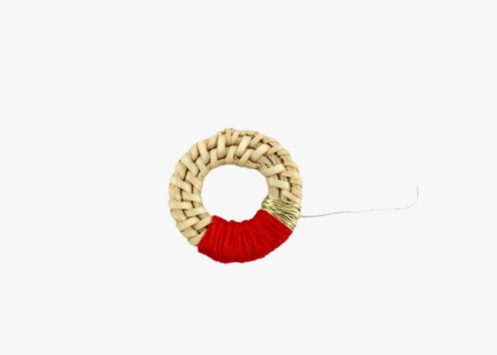 Wrap the red thread around the rattan ring to the desired length