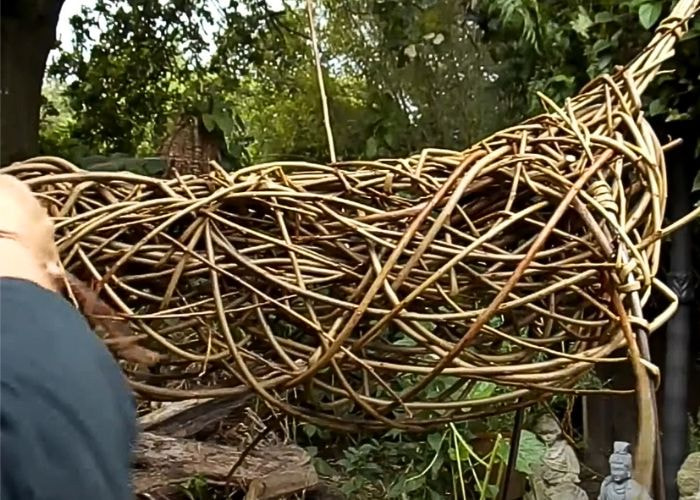 how to make a willow deer, how to make a willow reindeer