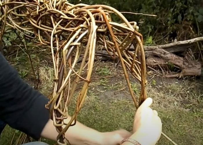 how to make a willow reindeer