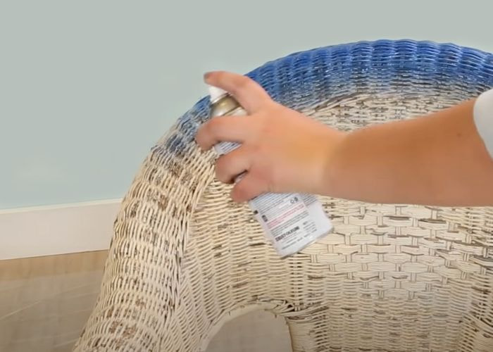 How to paint wicker furniture? Apply new paint to your wickler furniture, better to choose spray paint