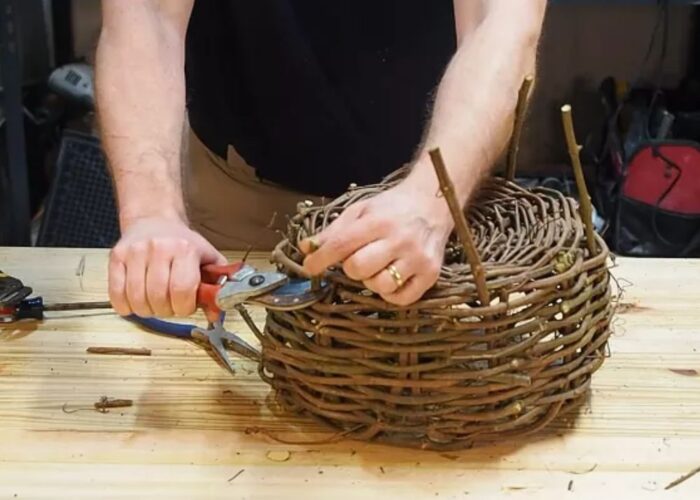 how to make a grapevine basket