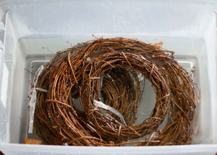 How to make a grapevine bunny wreath