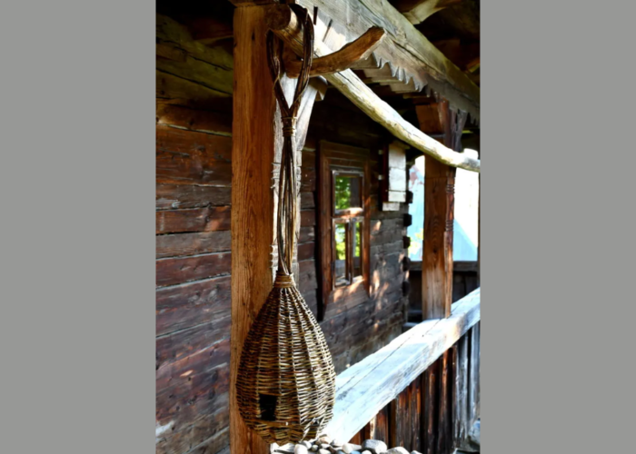 How to make a willow bird house