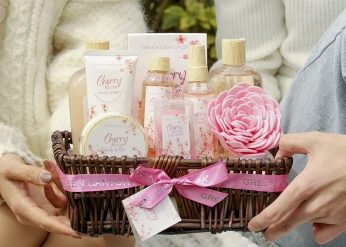 5 makeup cosmetic gift basket ideas and how to decorate