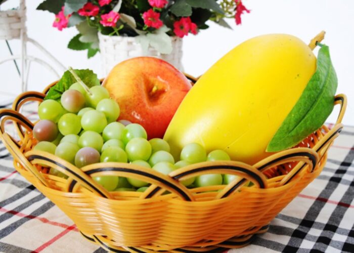 How to make a fruit basket at home