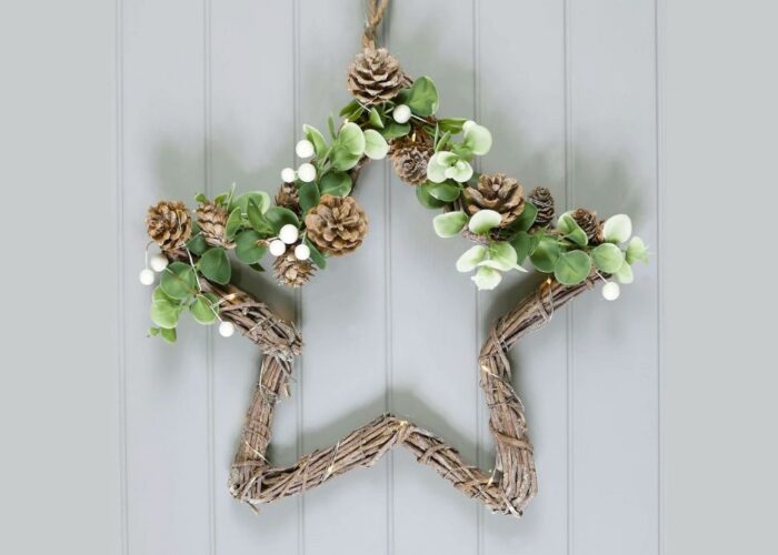 How to make a twig star wreath with grapevine