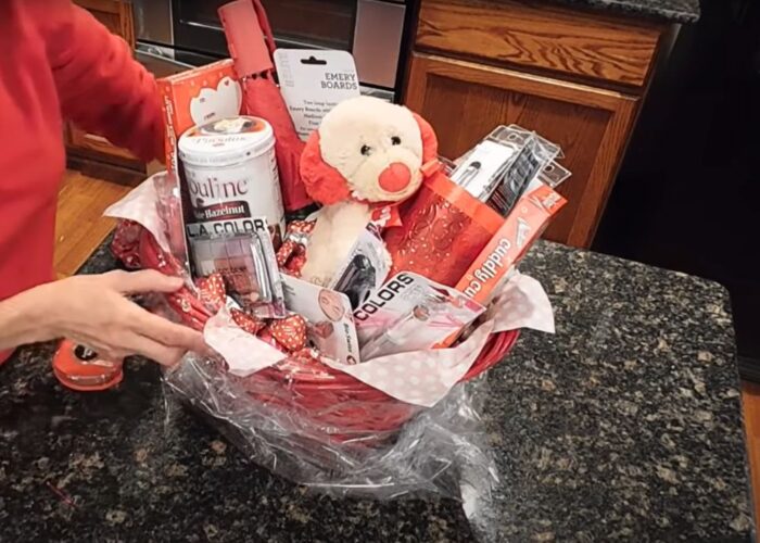 How to make a valentine basket for her and him