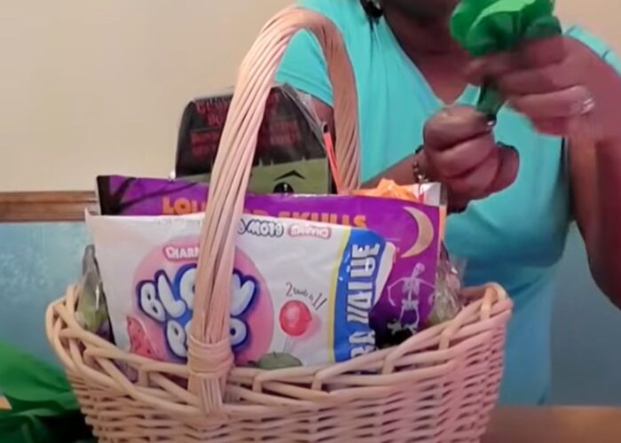 How to make diy halloween gift baskets How to make diy halloween gift baskets