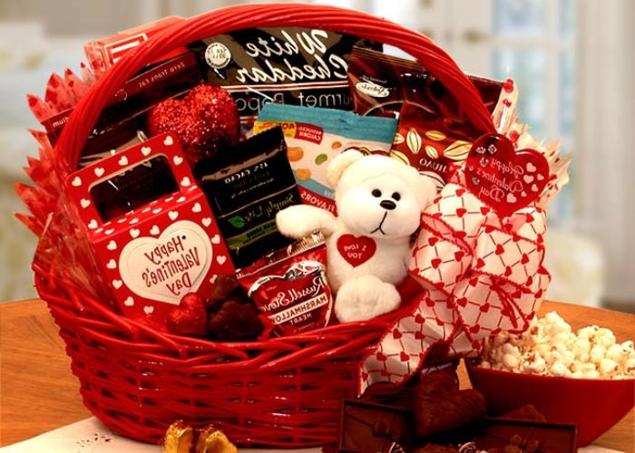 what to put in a valentine's day basket for her, how to make a valentine gift basket for her