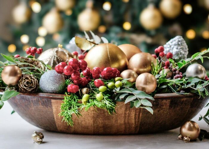 How to decorate a dough bowl for christmas