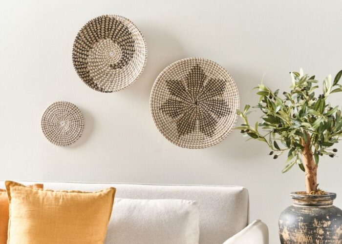how to hang a tray and platter on the wall