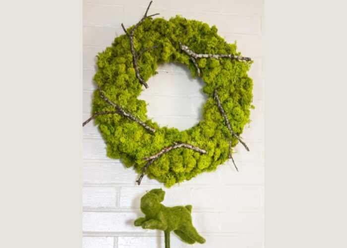 How To Make A Moss Wreath For Christmas?