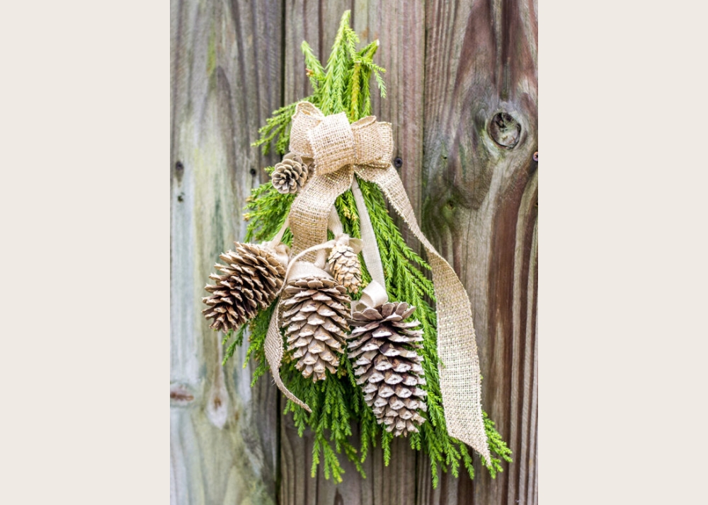 How To Make A Pine Cone Door Swag For Christmas 3728