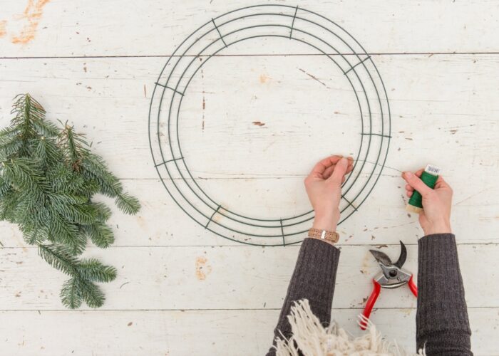 How to Make a Pinecone Wreath on a Wire Frame?