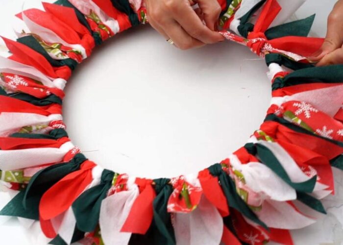 How to make a christmas wreath with fabric