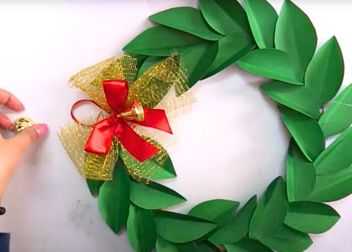 How to make a paper wreath step by step