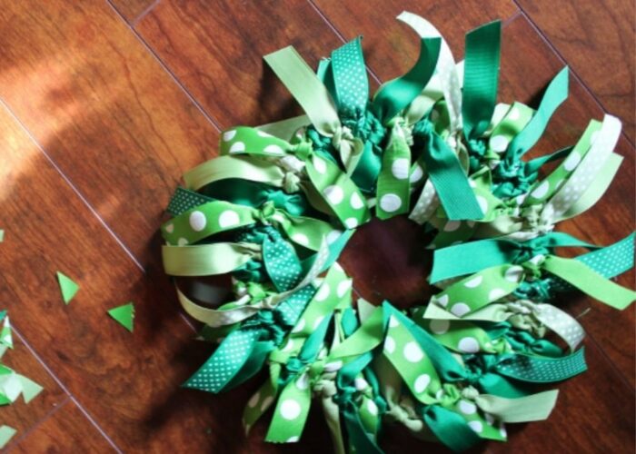 How to make a ribbon wreath step by step