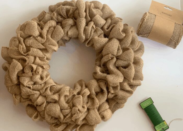 How to make a wreath out of burlap step by step