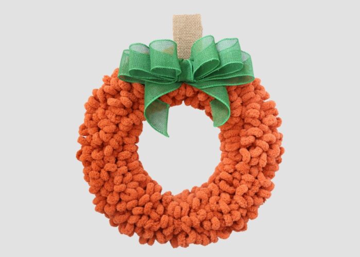 How to make a yarn wreath DIY