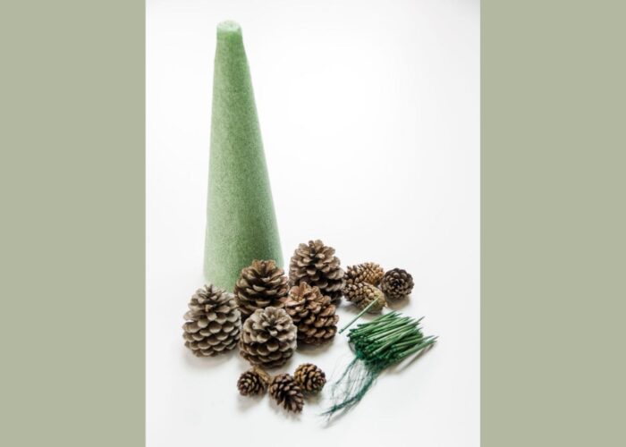 How to make pinecone Christmas tree decorations