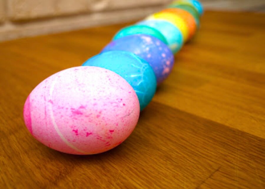How to make eggshell mosaic art easy?