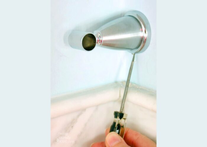 How to install a bathroom towel bar rack How to install a bathroom towel bar rack