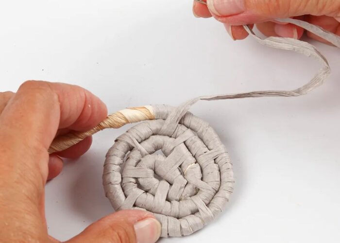 how to make a raffia basket