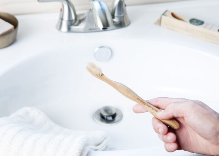 How to clean bamboo toothbrush