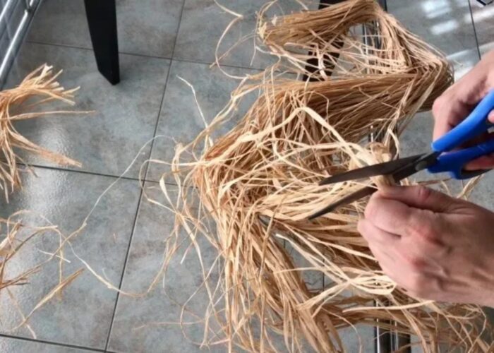 How to make a DIY raffia mirror easy